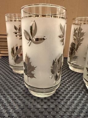 7 Vintage 1960's Libbey Frosted Silver Foliage Leaf Tumbler Glasses 5 1/2"